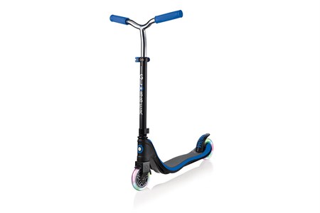 Globber Flow 125 Lights самокат